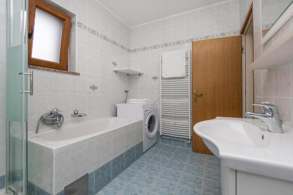 Apartments "Alen" Nedeščina Εξωτερικό φωτογραφία