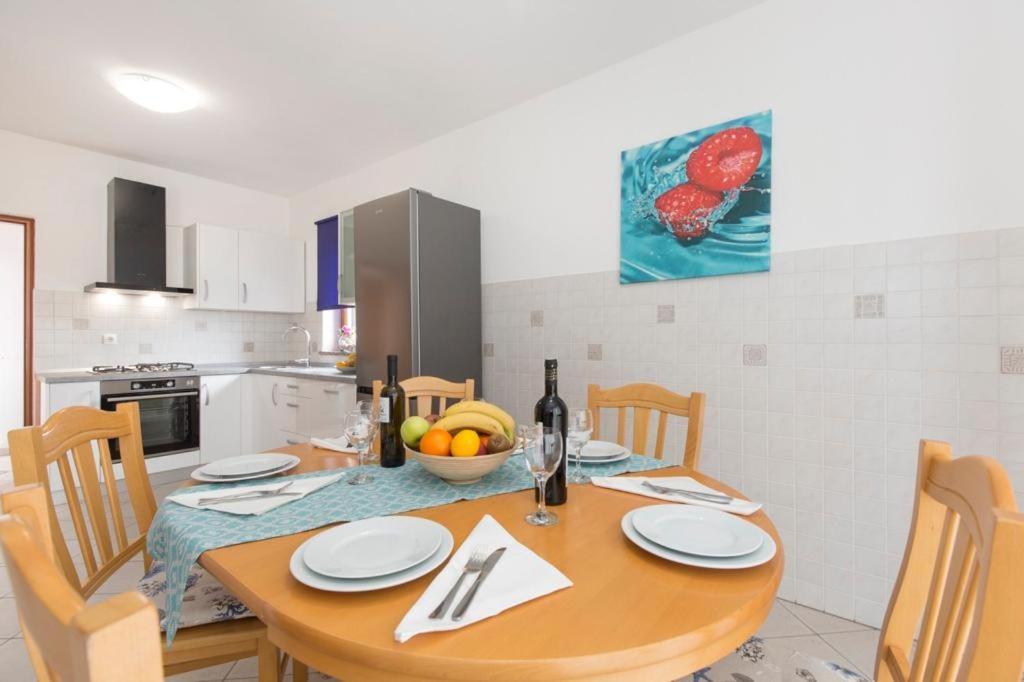 Apartments "Alen" Nedeščina Εξωτερικό φωτογραφία