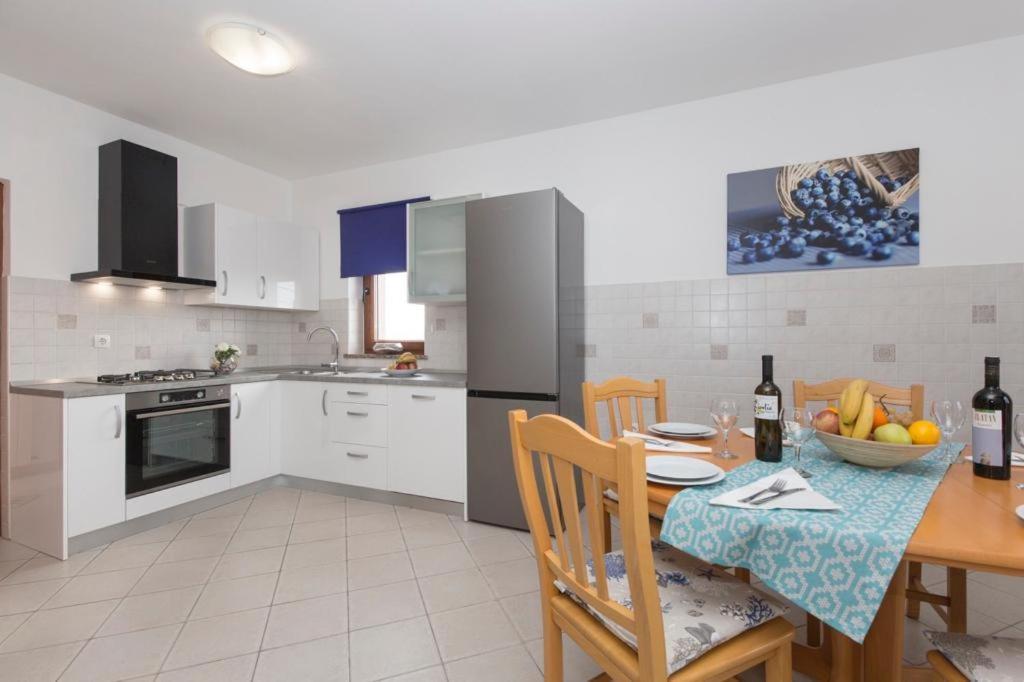 Apartments "Alen" Nedeščina Εξωτερικό φωτογραφία