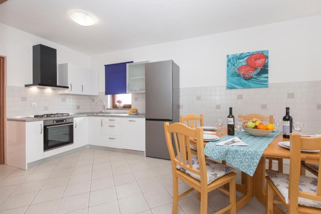 Apartments "Alen" Nedeščina Εξωτερικό φωτογραφία