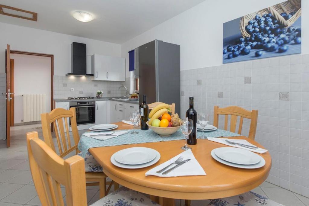 Apartments "Alen" Nedeščina Εξωτερικό φωτογραφία