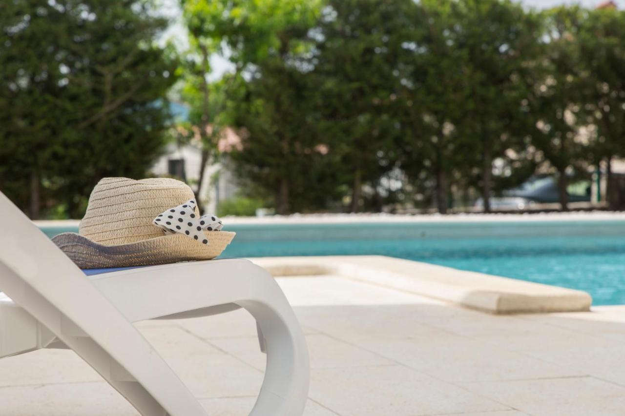Apartments "Alen" Nedeščina Εξωτερικό φωτογραφία