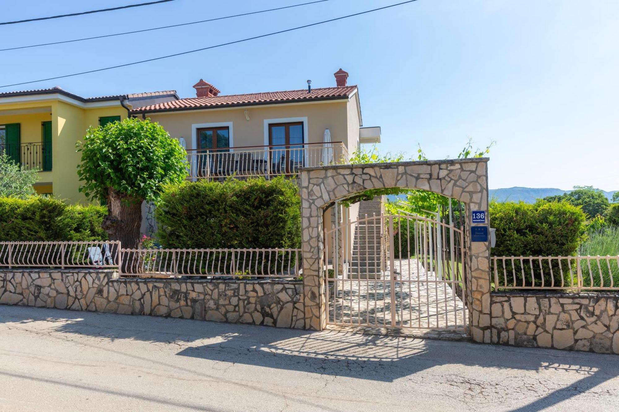 Apartments "Alen" Nedeščina Εξωτερικό φωτογραφία